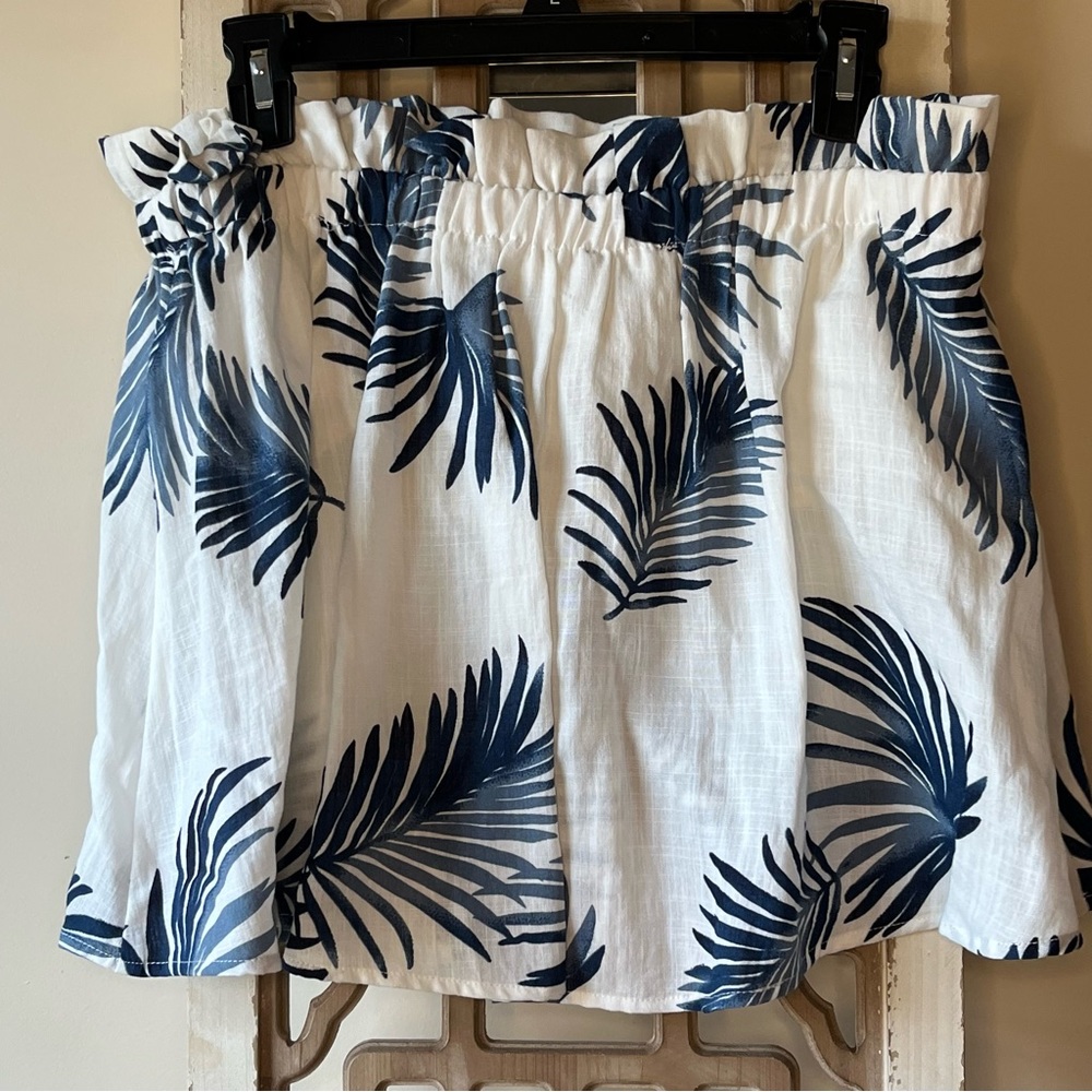 Lumiere Strapless Palm Leaf Top. Medium